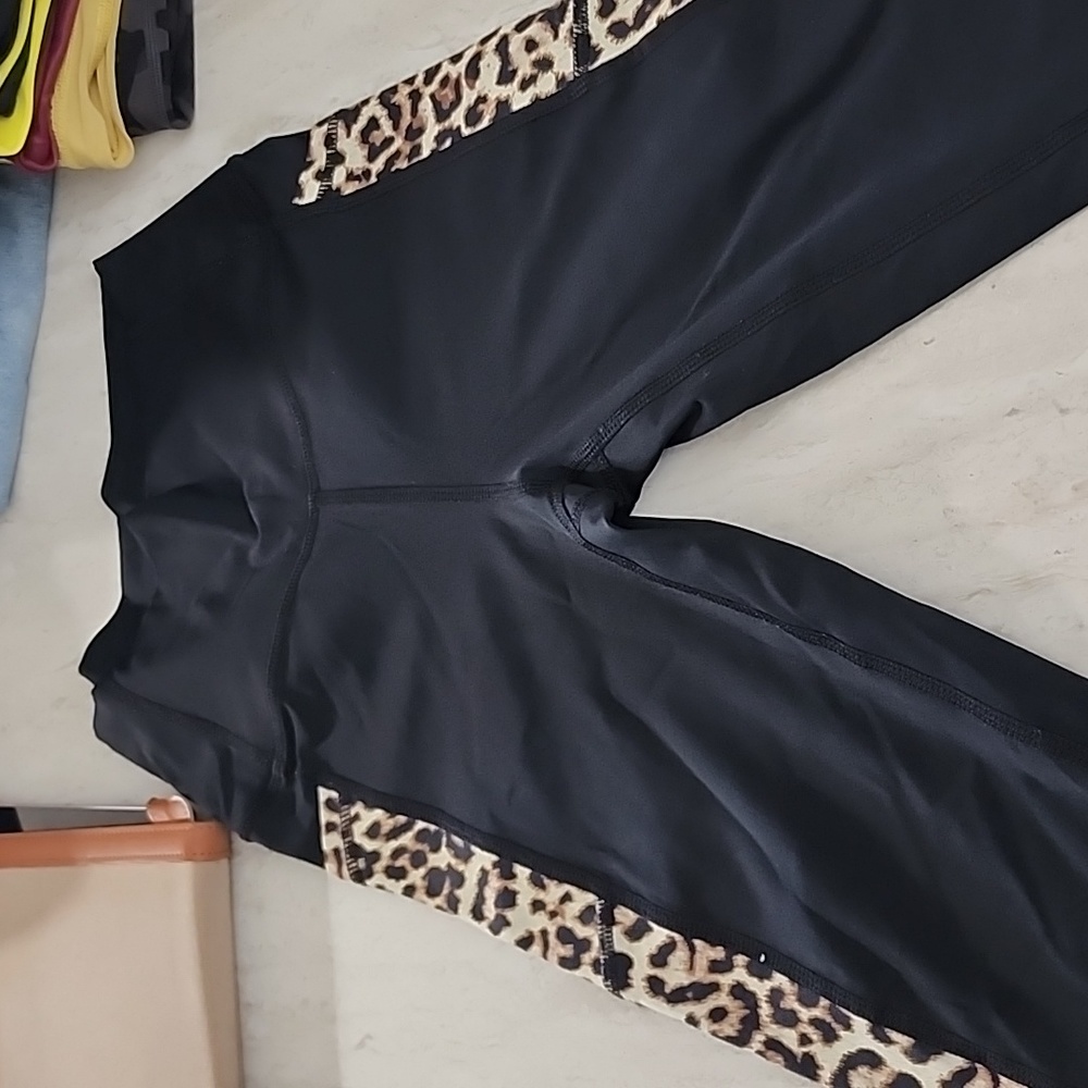 Zyia Leggings